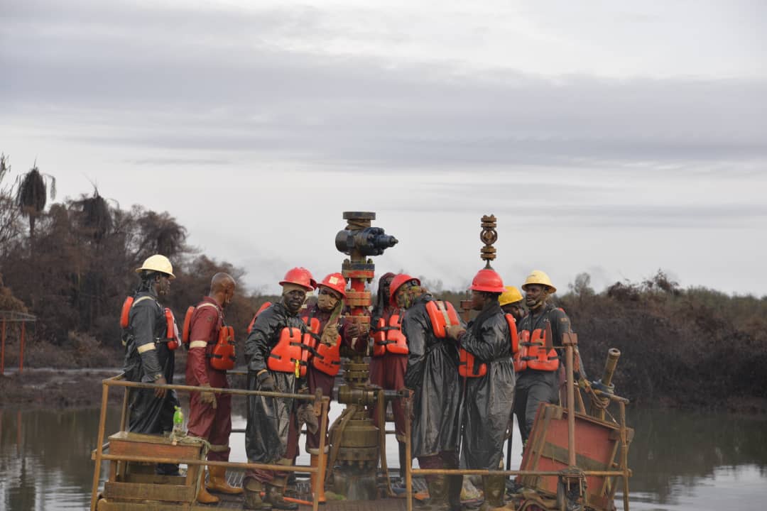 Oilfield wellhead operation